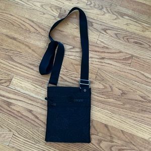 Dakine crossbody bag